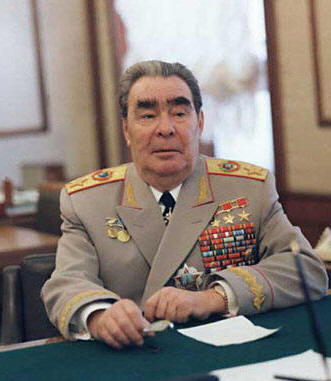 http://izyumov.ru/Vospominaniy_LG/Brejnev.jpg height=292